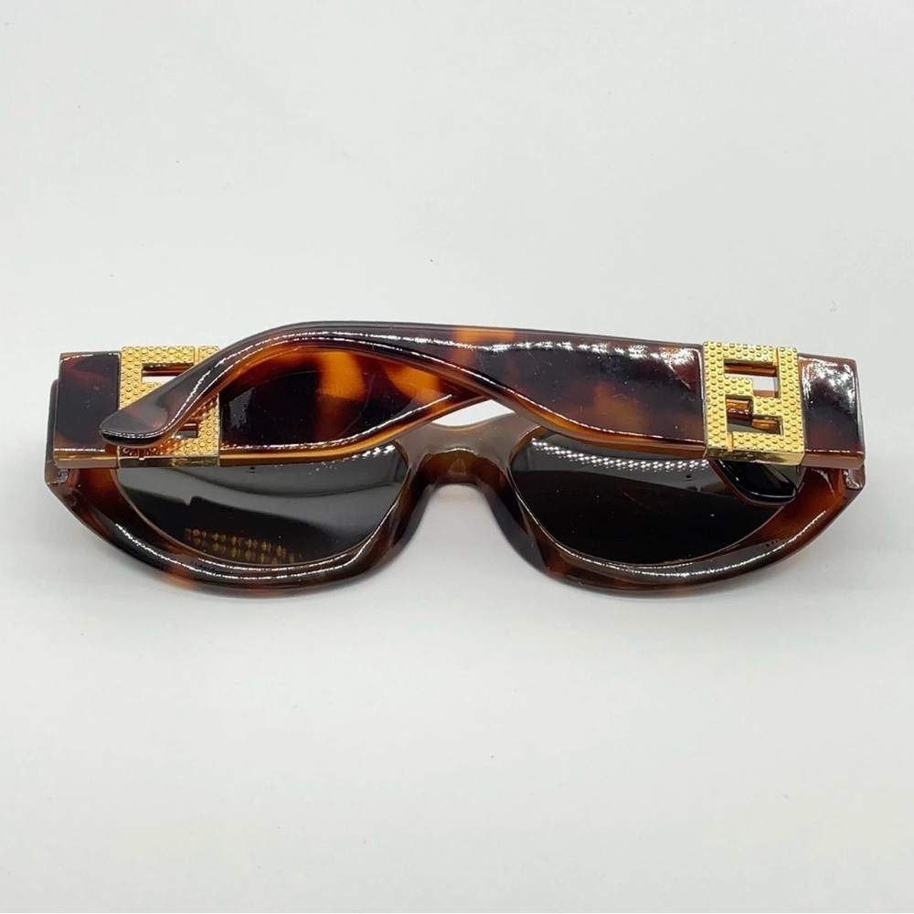 Auth Fendi Gold Logo Brown
Print Sunglasses - Picture 11 of 12